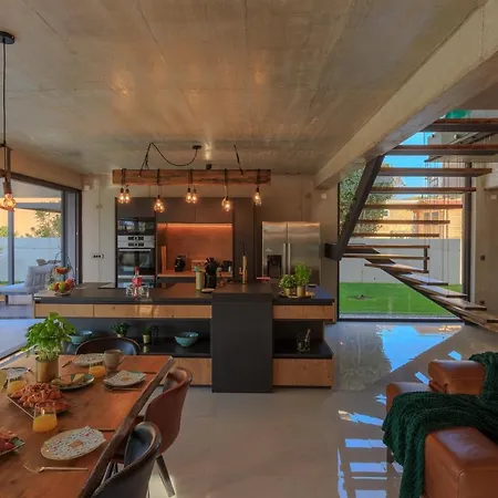 Villa Modern With Private Pool Near The Sea