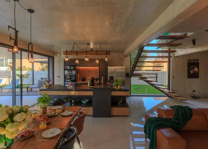 Vila Modern With Private Pool Near The Sea