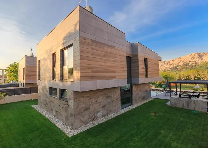 Vila Modern With Private Pool Near The Sea