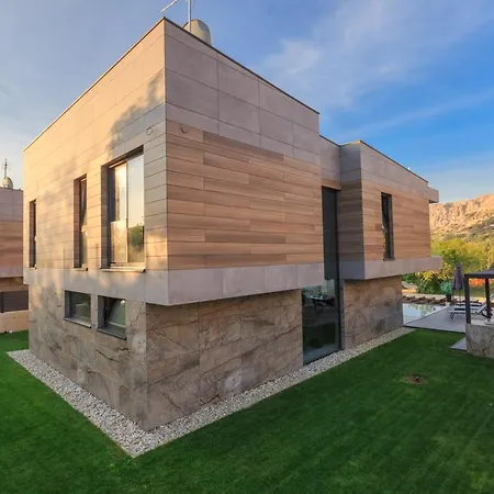 Villa Modern With Private Pool Near The Sea
